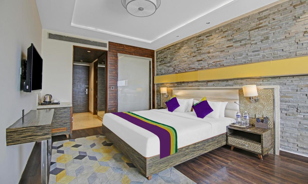Treebo Premium Arista Kharar