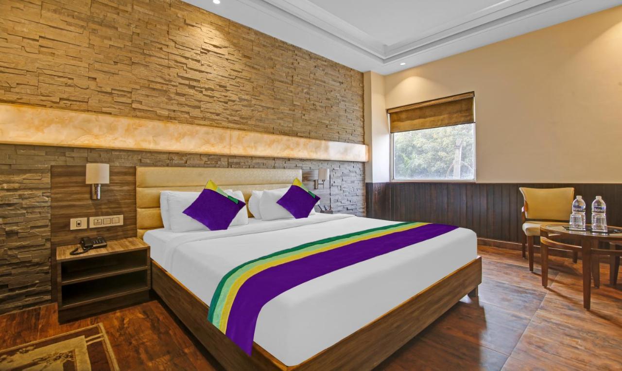 Treebo Premium Arista Kharar